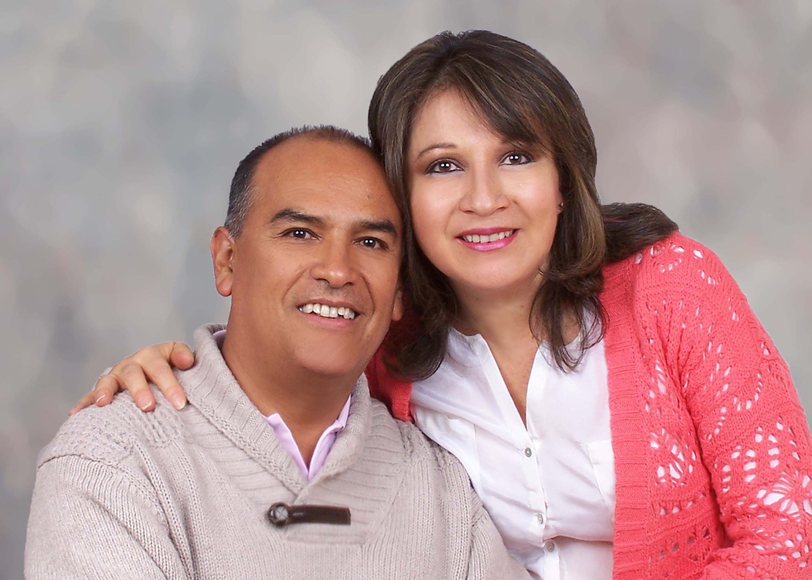 Pastores Vicente y Mónica Alfaro
